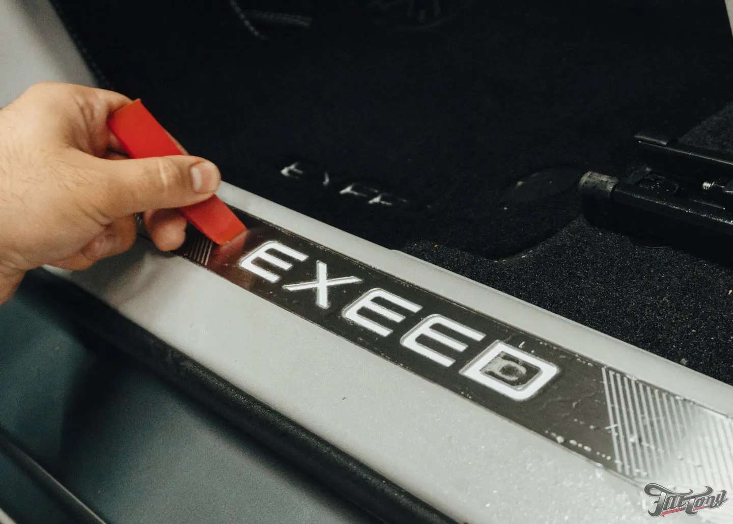 Защита глянца полиуретаном и шумоизоляция арок для Exeed RX